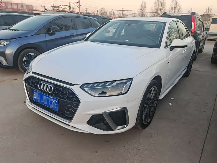 Фото 2 - Audi A4L