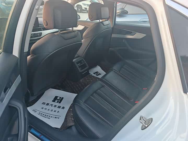 Фото 9 - Audi A4L