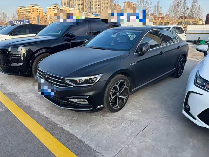 Фото 1 - Volkswagen Magotan