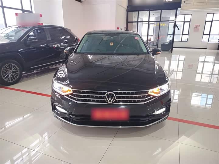 Фото 3 - Volkswagen Magotan