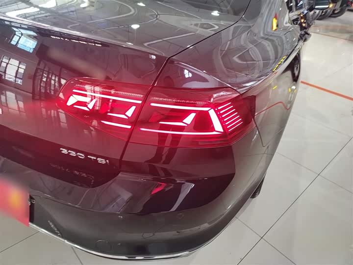 Фото 8 - Volkswagen Magotan