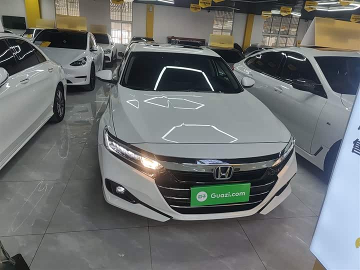 Фото 3 - Honda Accord