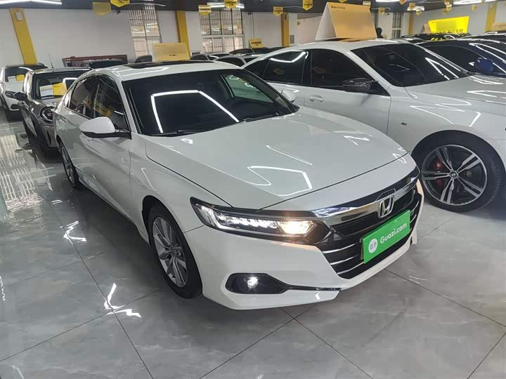 Фото 4 - Honda Accord