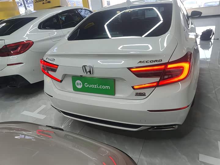 Фото 6 - Honda Accord