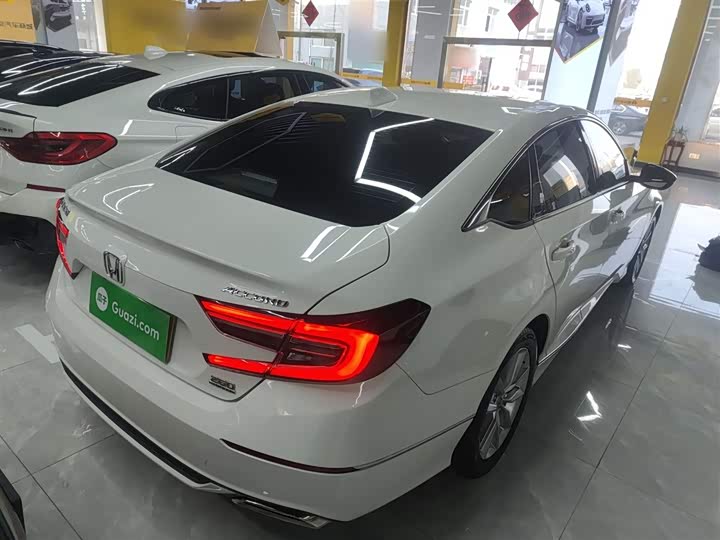 Фото 7 - Honda Accord