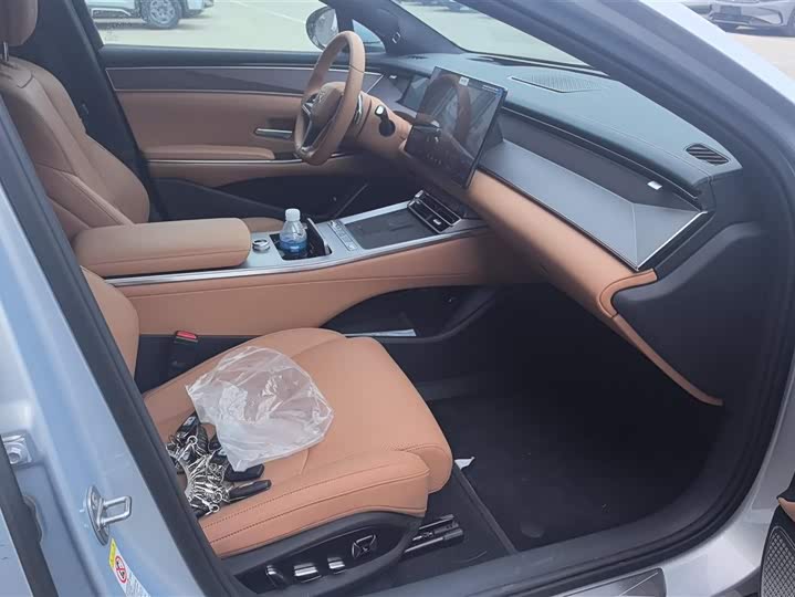 Фото 8 - BYD Han L