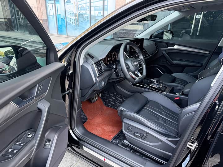 Фото 5 - Audi Q5L