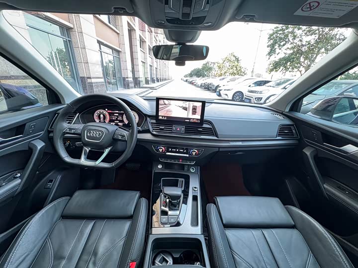 Фото 8 - Audi Q5L