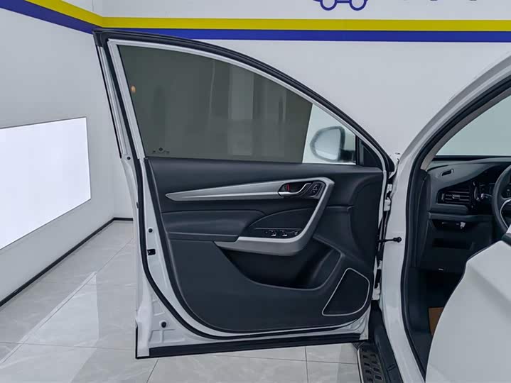 Фото 7 - Dongfeng Aeolus AX7