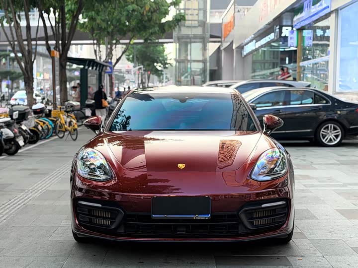 Фото 2 - Porsche Panamera