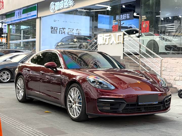 Фото 3 - Porsche Panamera