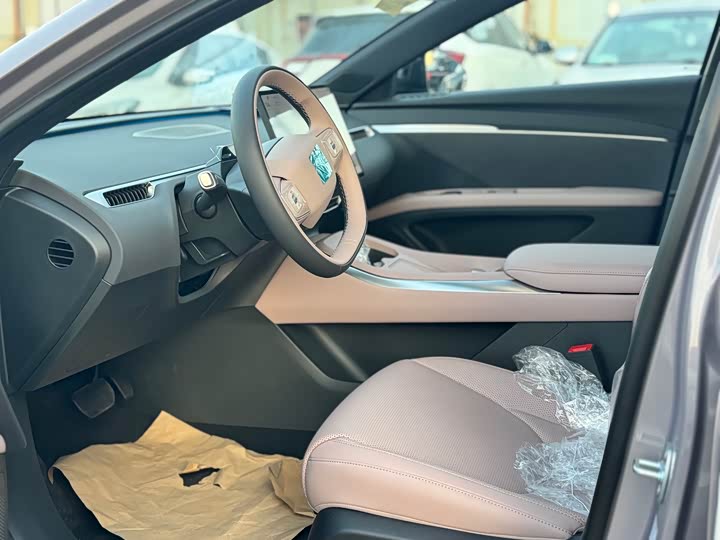 Фото 4 - XPeng Mona M03