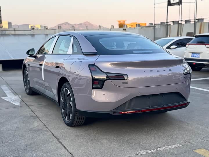 Фото 9 - XPeng Mona M03