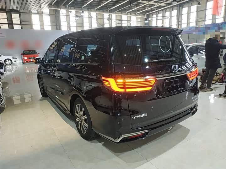 Фото 5 - Honda Odyssey