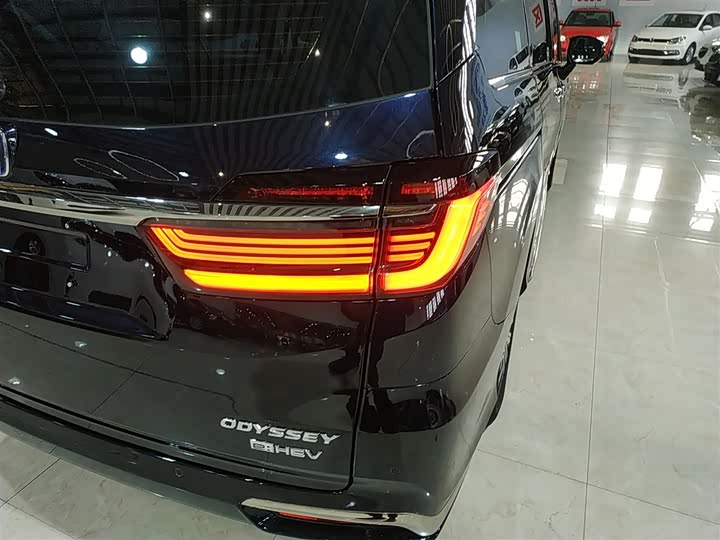 Фото 8 - Honda Odyssey