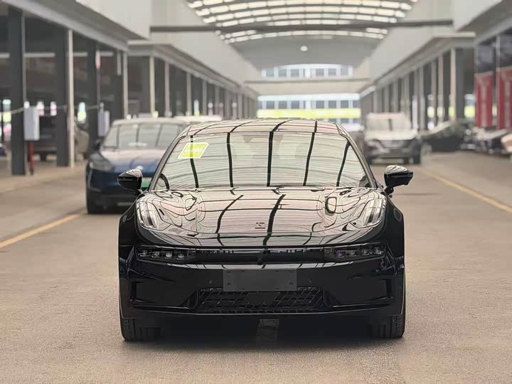 Фото 2 - Zeekr 001