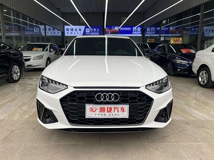 Фото 2 - Audi A4L