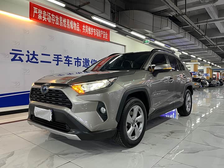 Фото 2 - Toyota RAV4