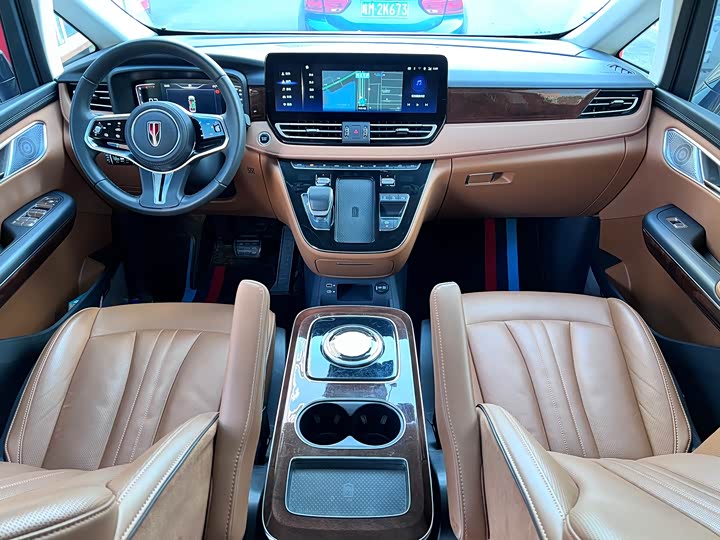 Фото 7 - Hongqi HQ9