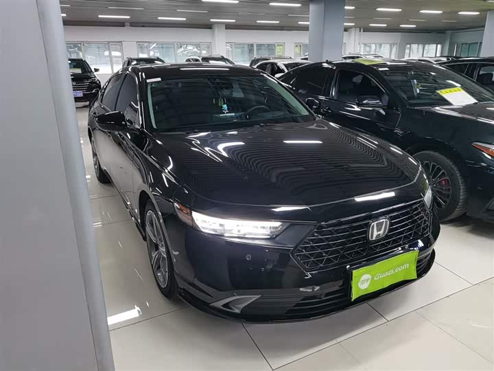 Фото 4 - Honda Accord