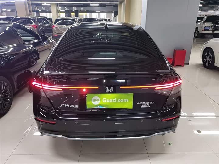 Фото 6 - Honda Accord