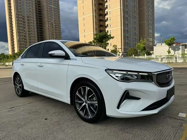 Фото 3 - Geely Emgrand