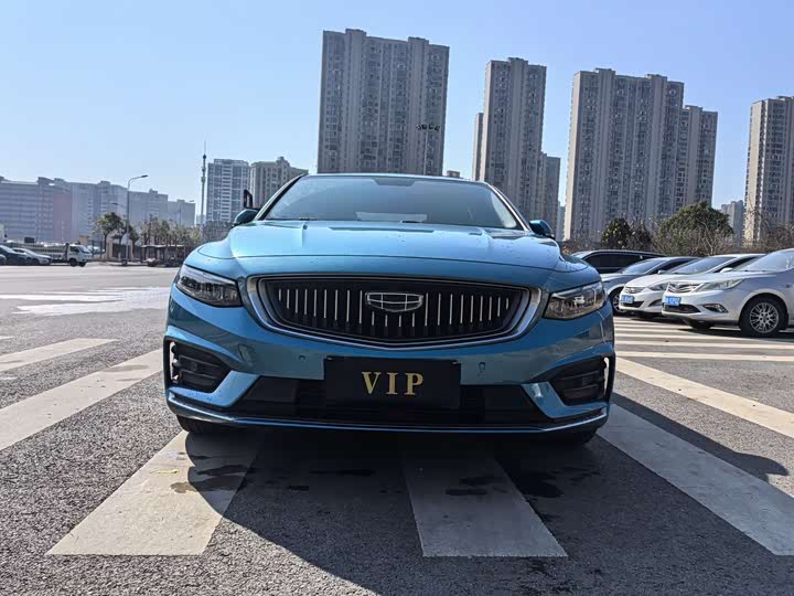 Фото 2 - Geely Preface