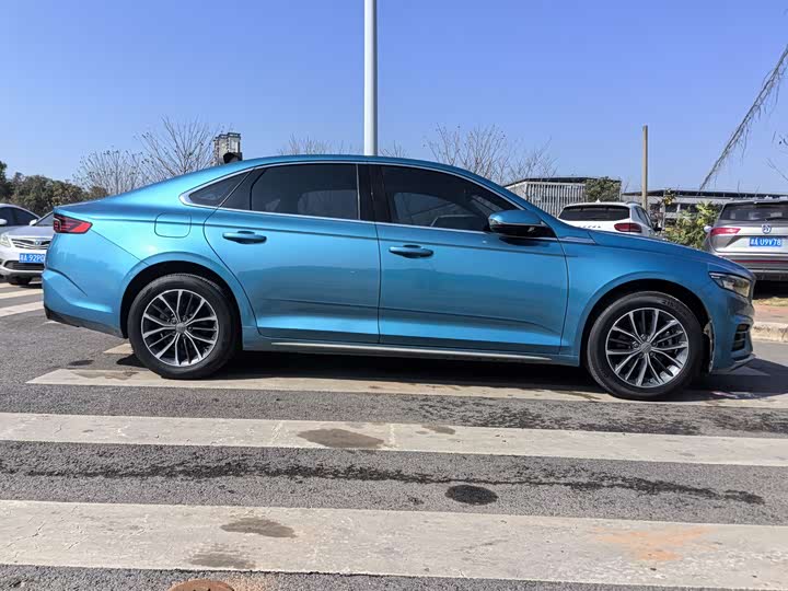 Фото 4 - Geely Preface