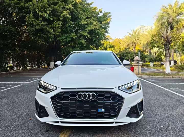 Фото 2 - Audi A4L