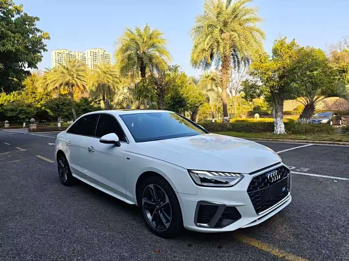 Фото 3 - Audi A4L