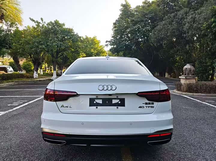 Фото 5 - Audi A4L