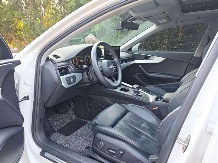 Фото 8 - Audi A4L