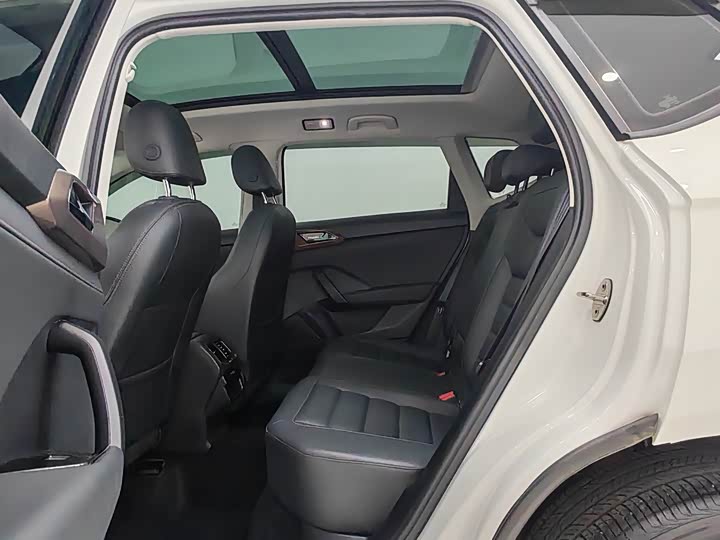 Фото 8 - Volkswagen Tharu