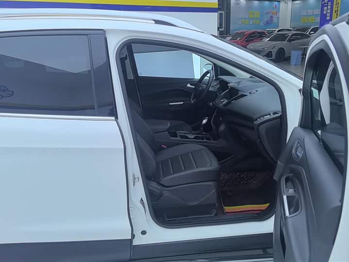 Фото 8 - Ford Escape (Kuga)