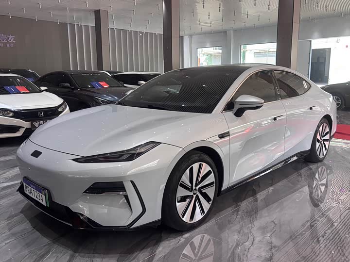 Фото 2 - Geely Galaxy E8