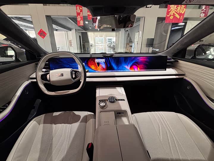 Фото 7 - Geely Galaxy E8