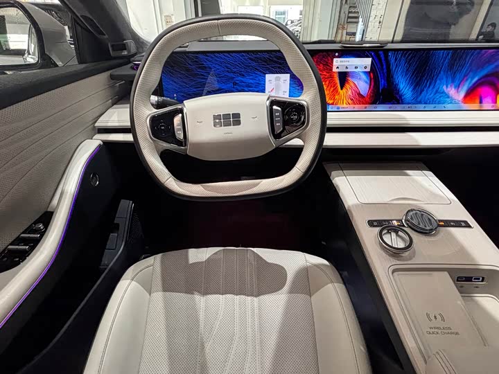 Фото 9 - Geely Galaxy E8