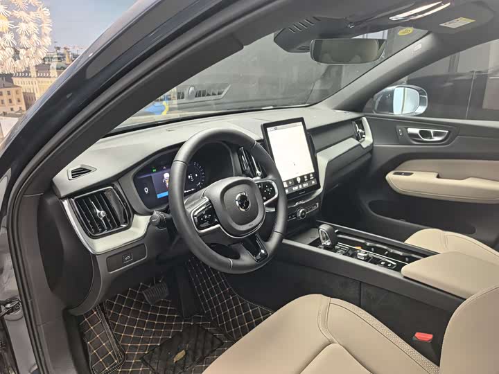Фото 5 - Volvo XC60