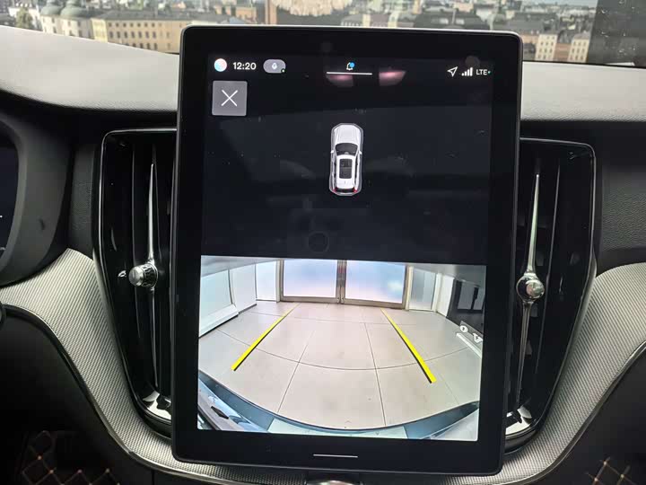 Фото 9 - Volvo XC60