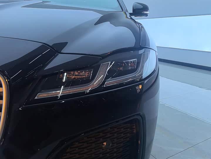 Фото 5 - Jaguar XF L