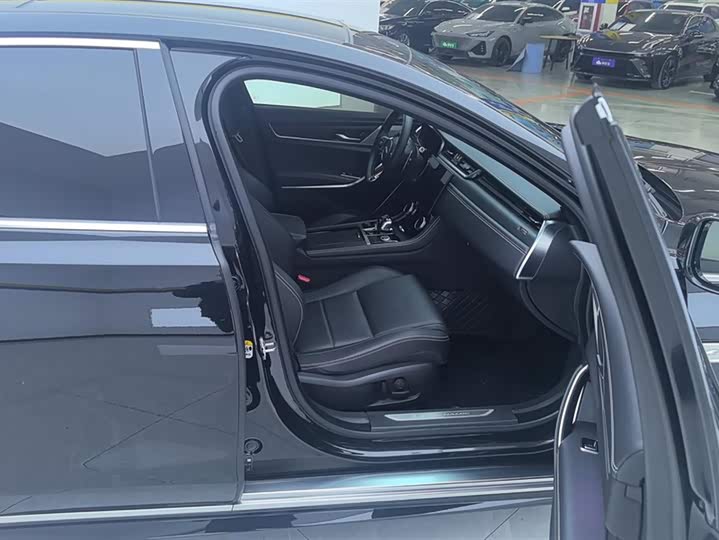 Фото 8 - Jaguar XF L