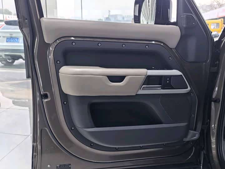 Фото 7 - Land Rover Defender