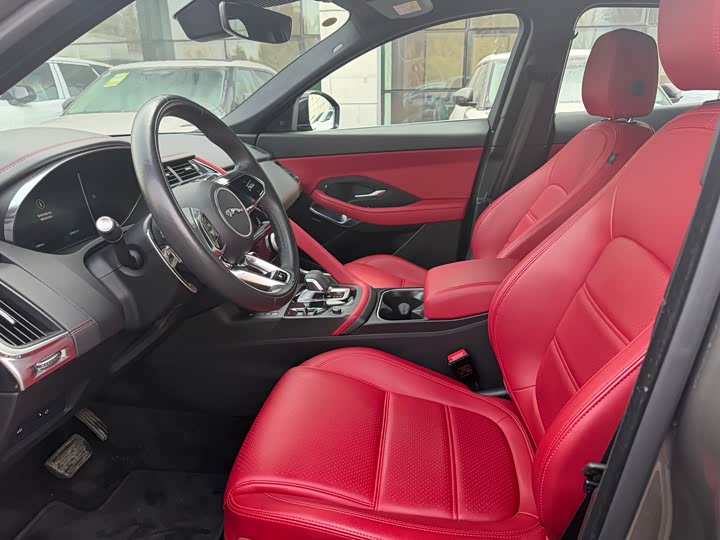 Фото 6 - Jaguar E-Pace