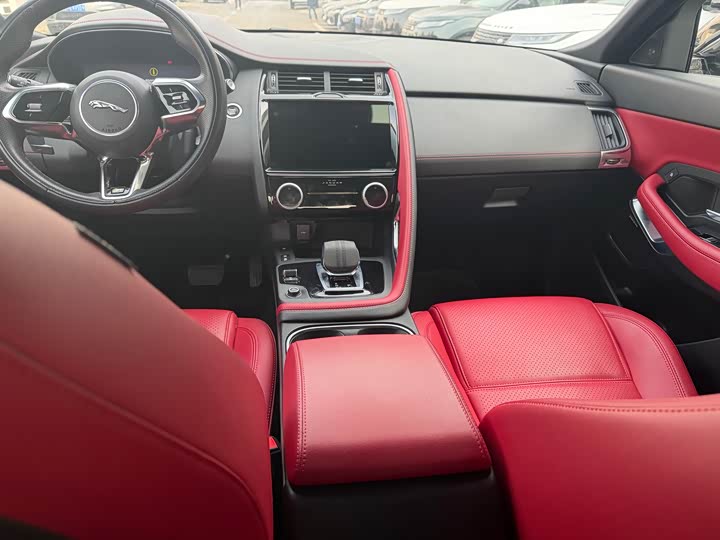 Фото 8 - Jaguar E-Pace