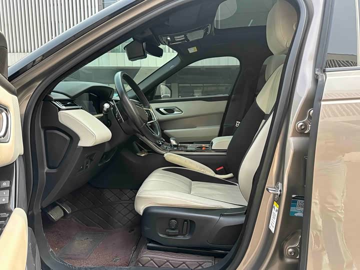 Фото 8 - Land Rover Range Rover Velar