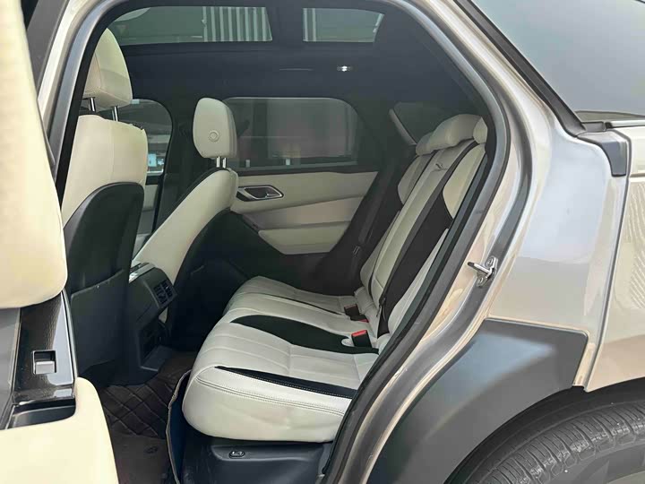 Фото 9 - Land Rover Range Rover Velar