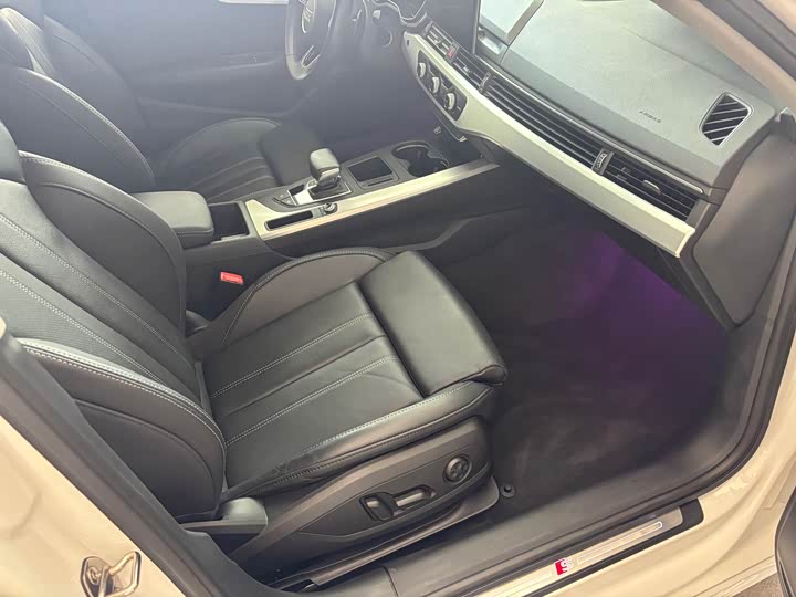 Фото 4 - Audi A4L