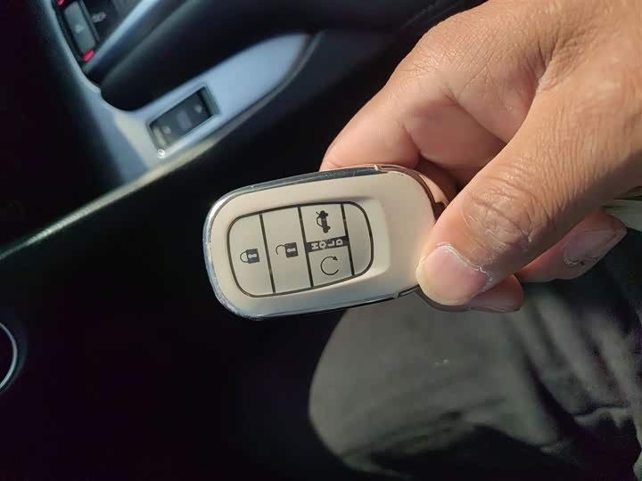 Фото 9 - Honda Avancier