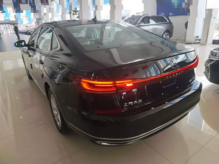 Фото 5 - Volkswagen Passat Hybrid