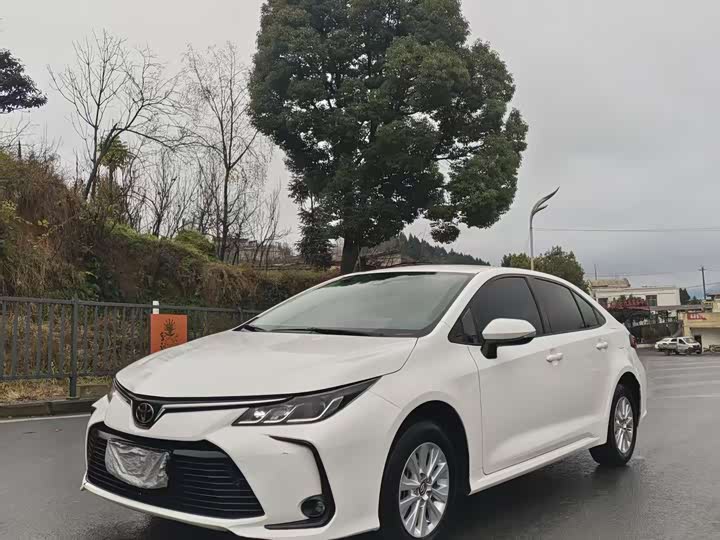 Фото 1 - Toyota Corolla